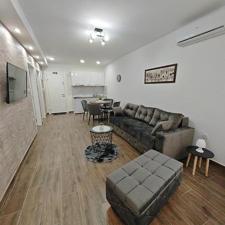 Imperial Apartamento Veliko Gradište Exterior foto