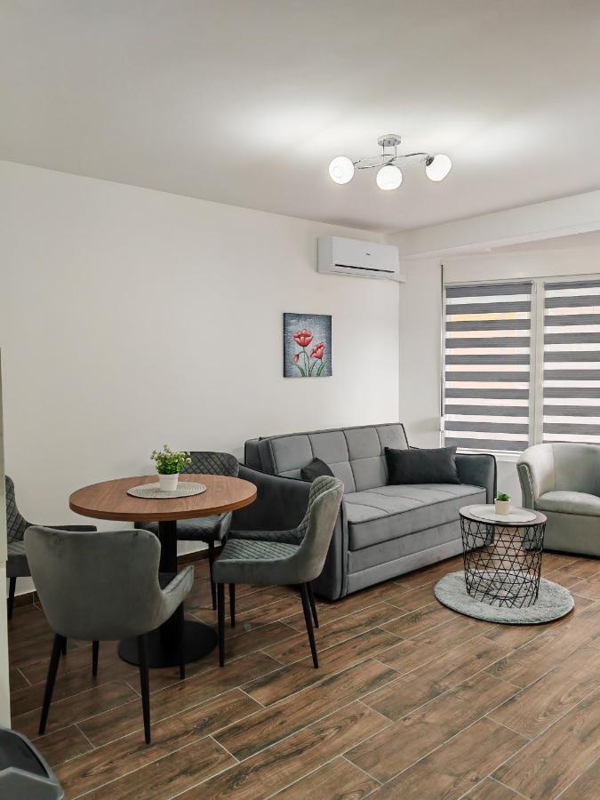 Imperial Apartamento Veliko Gradište Exterior foto