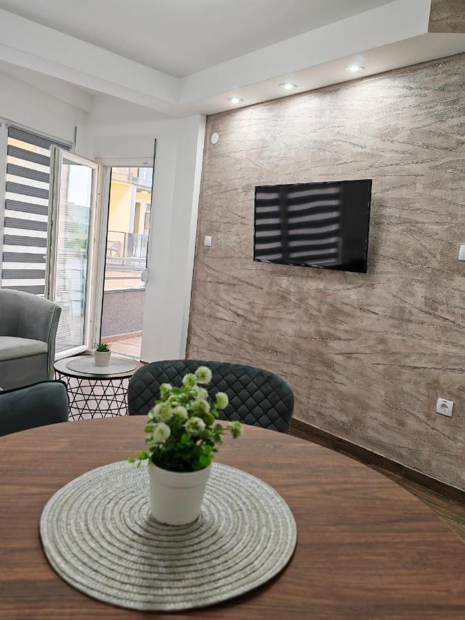 Imperial Apartamento Veliko Gradište Exterior foto