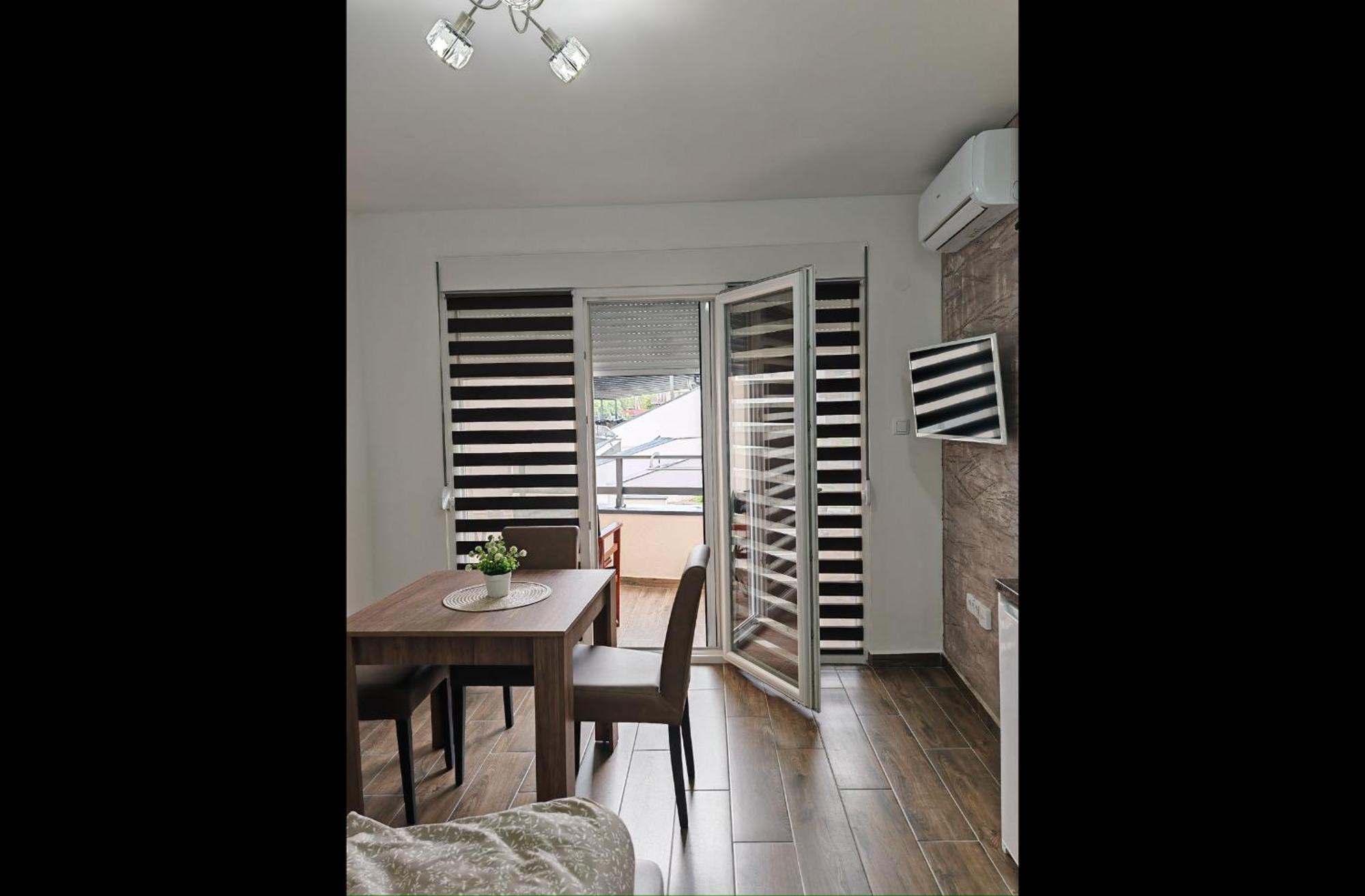Imperial Apartamento Veliko Gradište Exterior foto